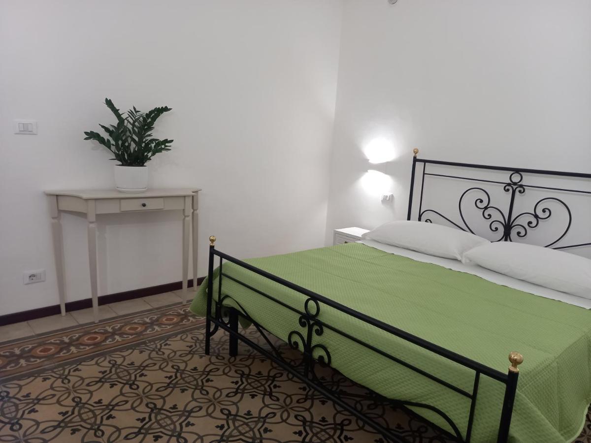 Liberty Apartment Галатоне Екстериор снимка