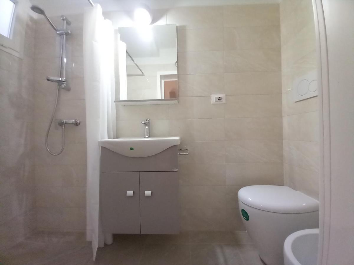 Liberty Apartment Галатоне Екстериор снимка